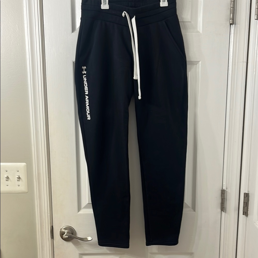 Women’s Under Armour Black Joggers size small